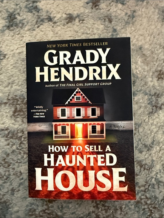 Grady hendrix Other - - How to Sell a Haunted House (Black Cover)
